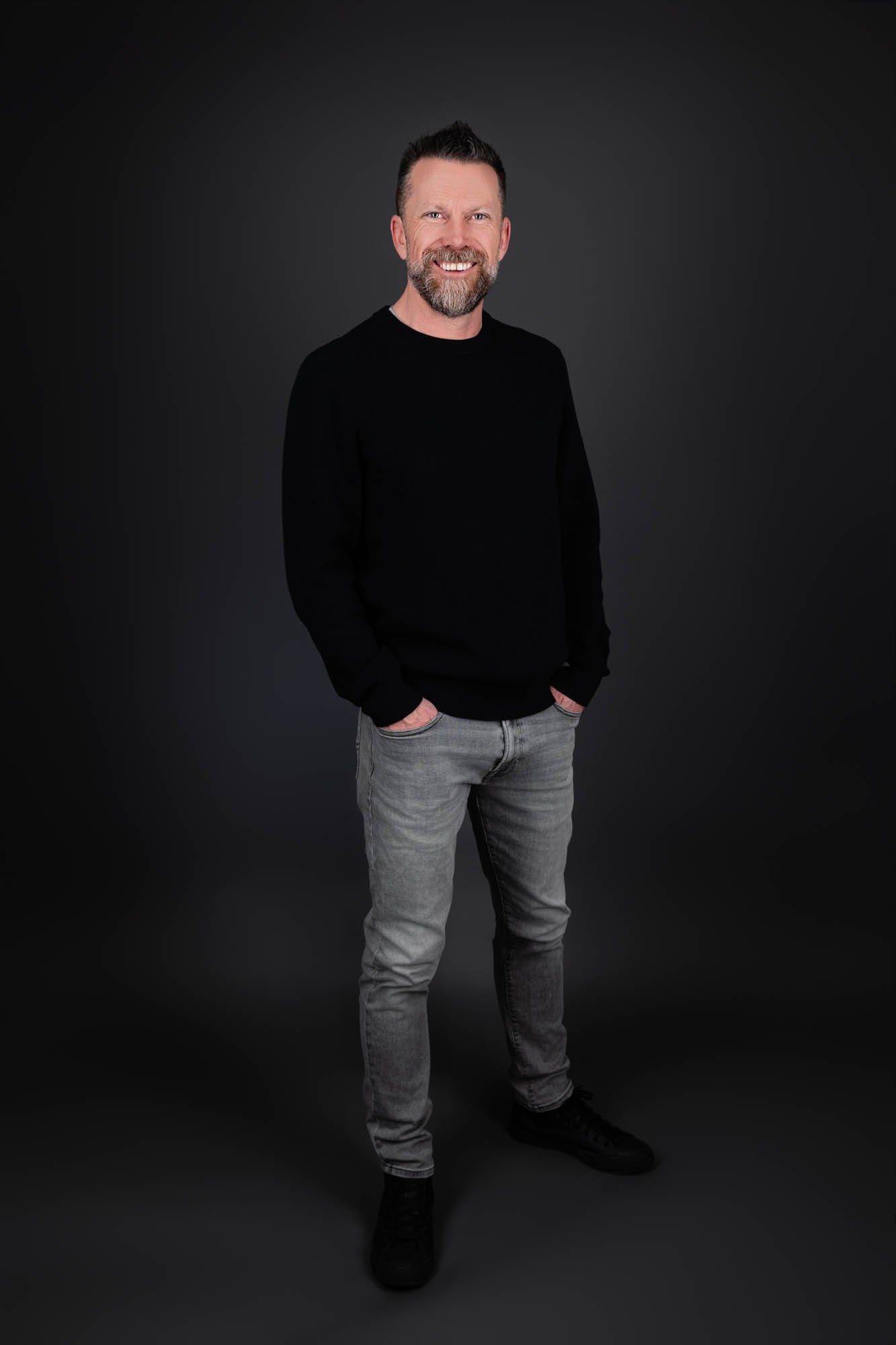 Ryan Hartt 20250276-Edit-retouched background